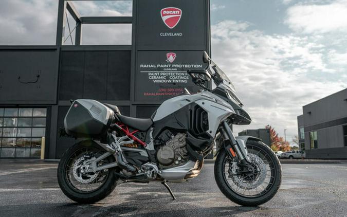 2023 Ducati Multistrada V4S Iceberg White - Spoked Wheels