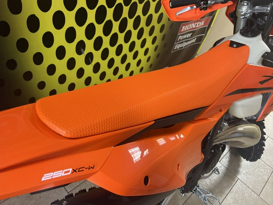 2025 KTM 250 XC-W
