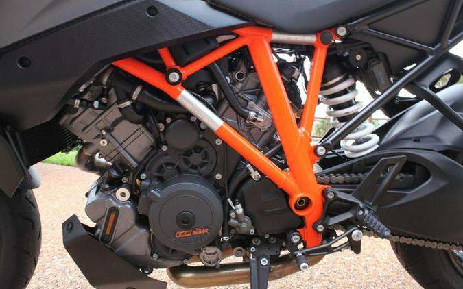 2023 KTM 1290 Super Duke GT