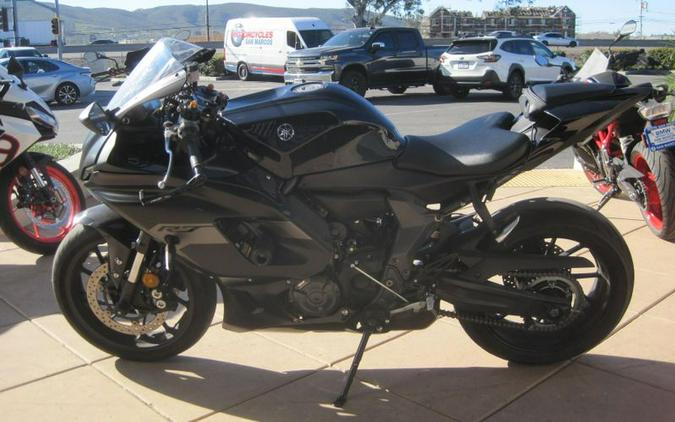 2025 Yamaha YZF-R7