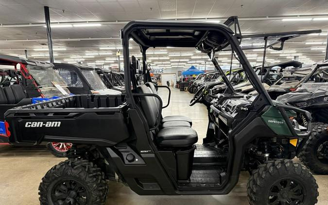 2022 Can-Am Defender DPS HD10