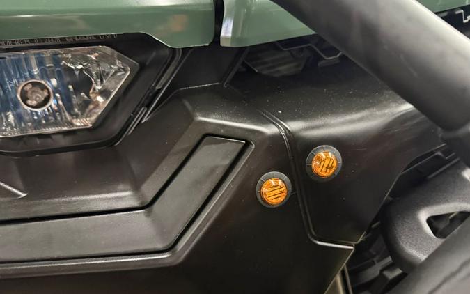 2022 Can-Am Defender DPS HD10