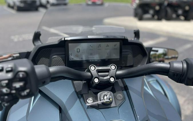 2025 Can-Am Spyder F3 Limited Dark Wheels