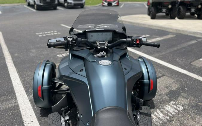 2025 Can-Am Spyder F3 Limited Dark Wheels