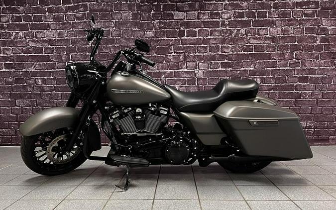 2018 Harley-Davidson® FLHRXS - Road King® Special