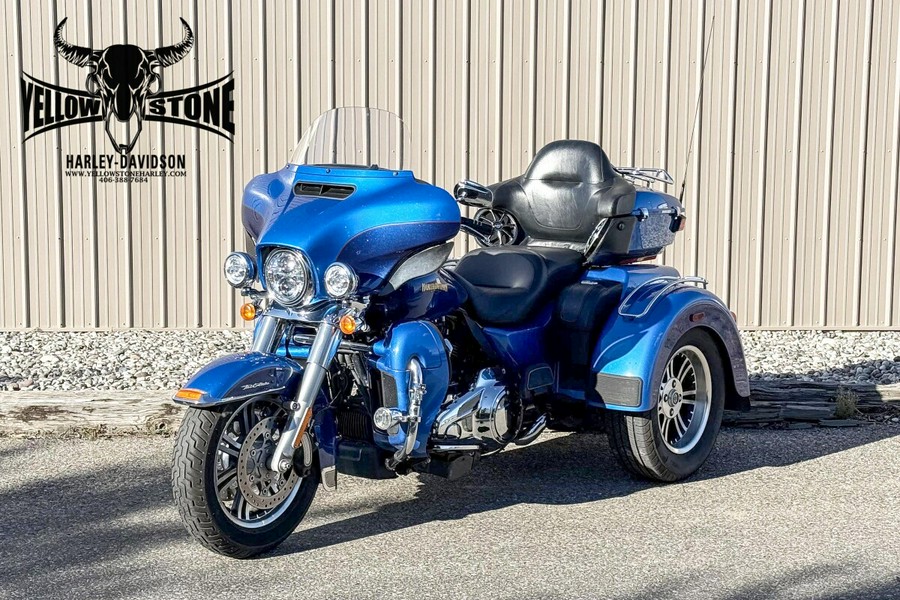 2017 Harley-Davidson® Tri Glide® Ultra Custom Colour Bonneville Blue/Fathom Blue