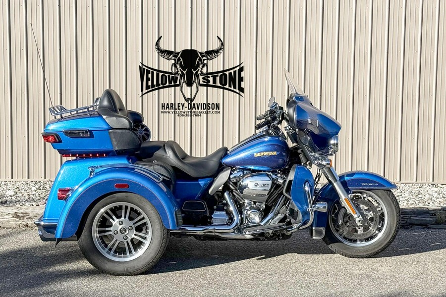 2017 Harley-Davidson® Tri Glide® Ultra Custom Colour Bonneville Blue/Fathom Blue