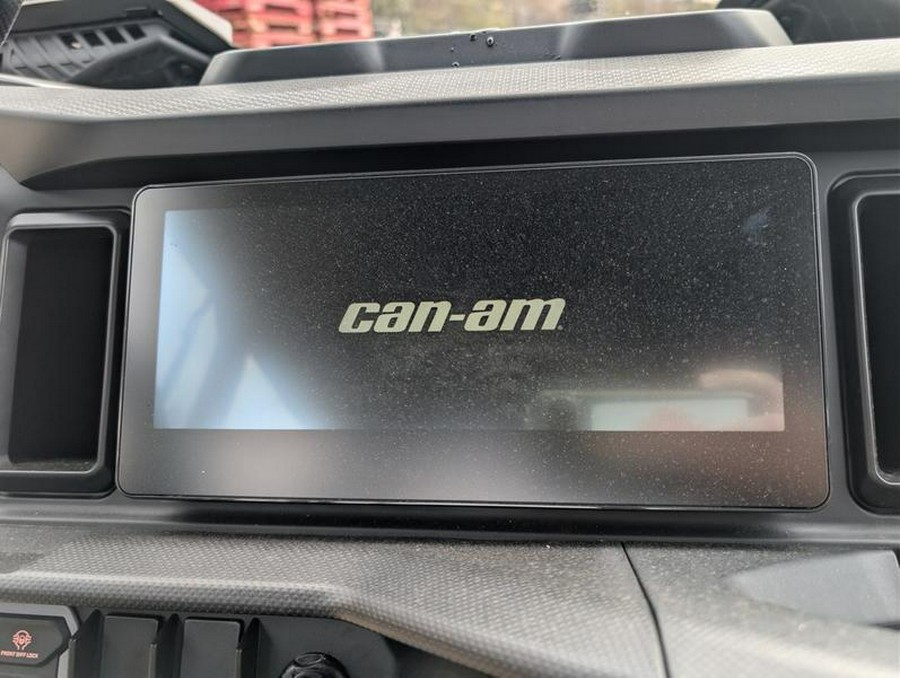 2026 Can-Am® Defender MAX XT HD11 With 10.25 in.display