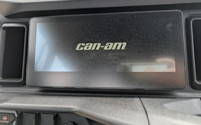 2026 Can-Am® Defender MAX XT HD11 With 10.25 in.display