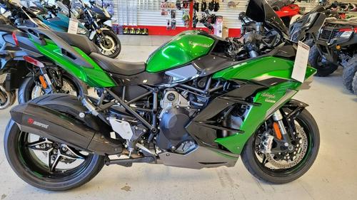 2019 Kawasaki Ninja H2 SX SE+ Review: Supercharged Travel