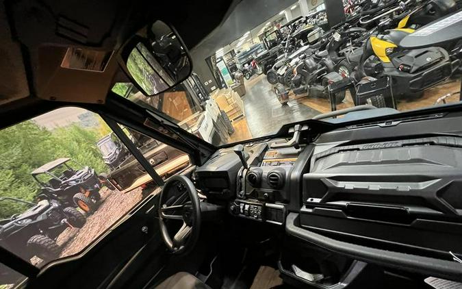 2026 Can-Am® Defender PRO Limited HD10