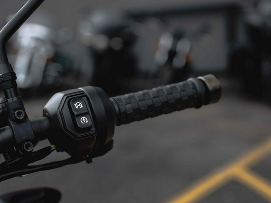 2024 Indian FTR Indy Red/Black