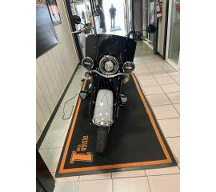 2026 Harley-Davidson® Heritage Classic Dark Billiard Gray Black Cast Wheels