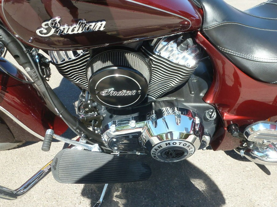 2021 Indian Motorcycle® Springfield® Maroon Metallic/Crimson Metallic
