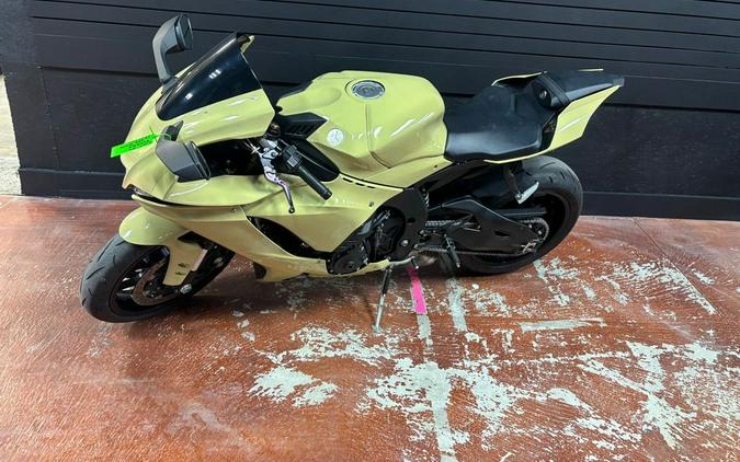 2022 Yamaha YZF-R1