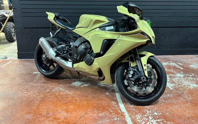 2022 Yamaha YZF-R1