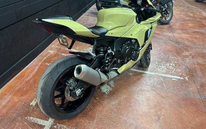 2022 Yamaha YZF-R1