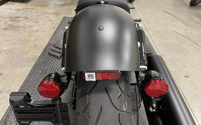 2023 Indian Motorcycle® Chief® Bobber Dark Horse® Black Smoke