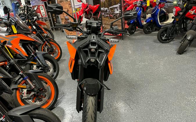 2024 KTM 990 Duke