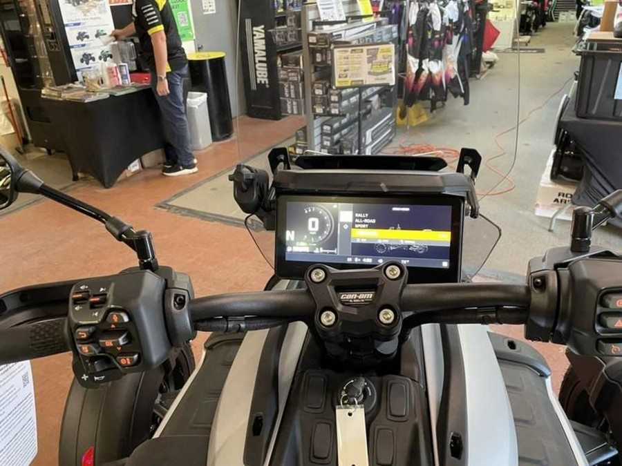 2025 Can-Am® Canyon