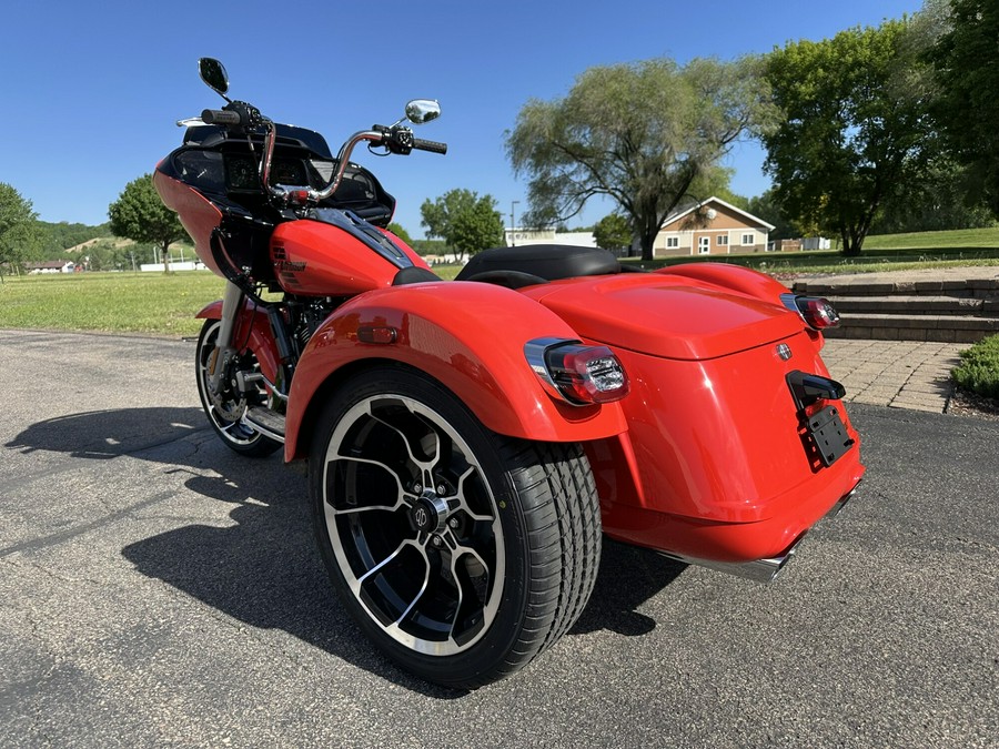 2026 Harley-Davidson® Road Glide 3 Blood Orange