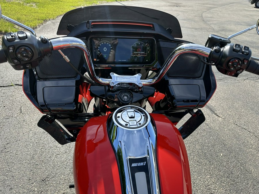 2026 Harley-Davidson® Road Glide 3 Blood Orange