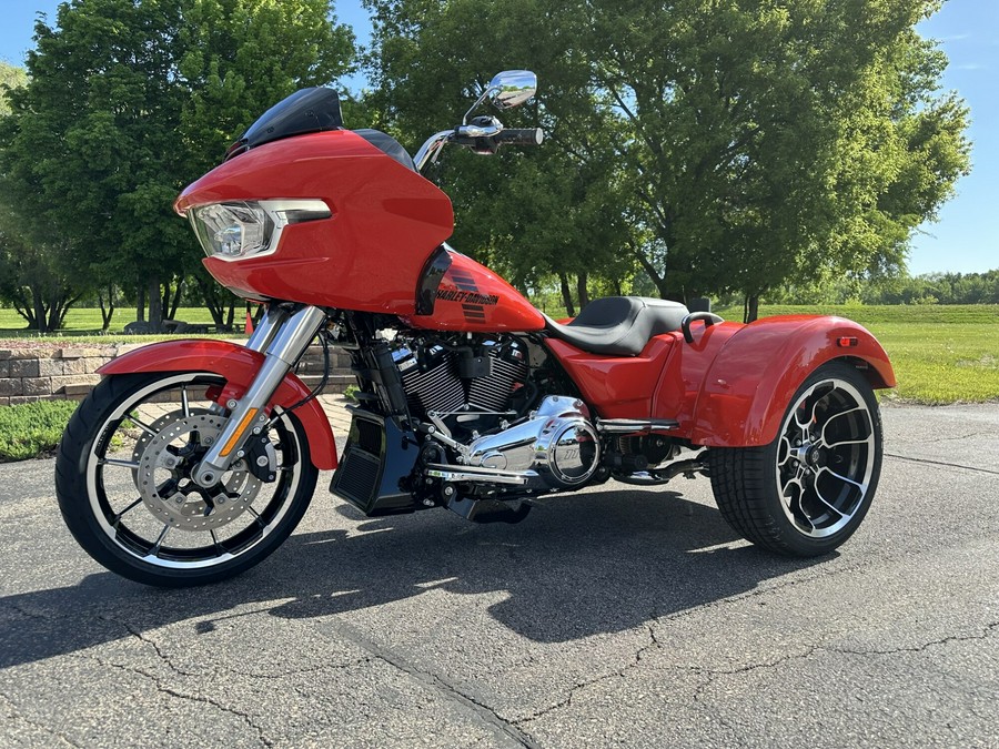 2026 Harley-Davidson® Road Glide 3 Blood Orange