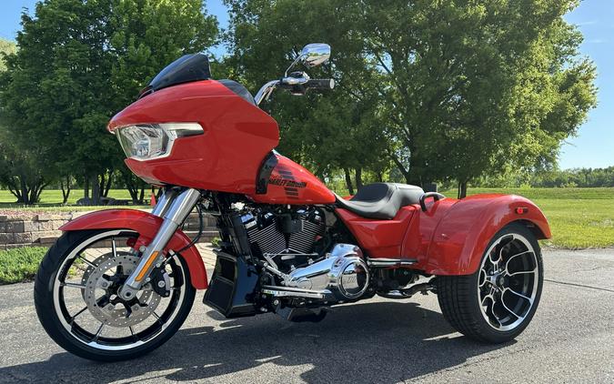 2026 Harley-Davidson® Road Glide 3 Blood Orange