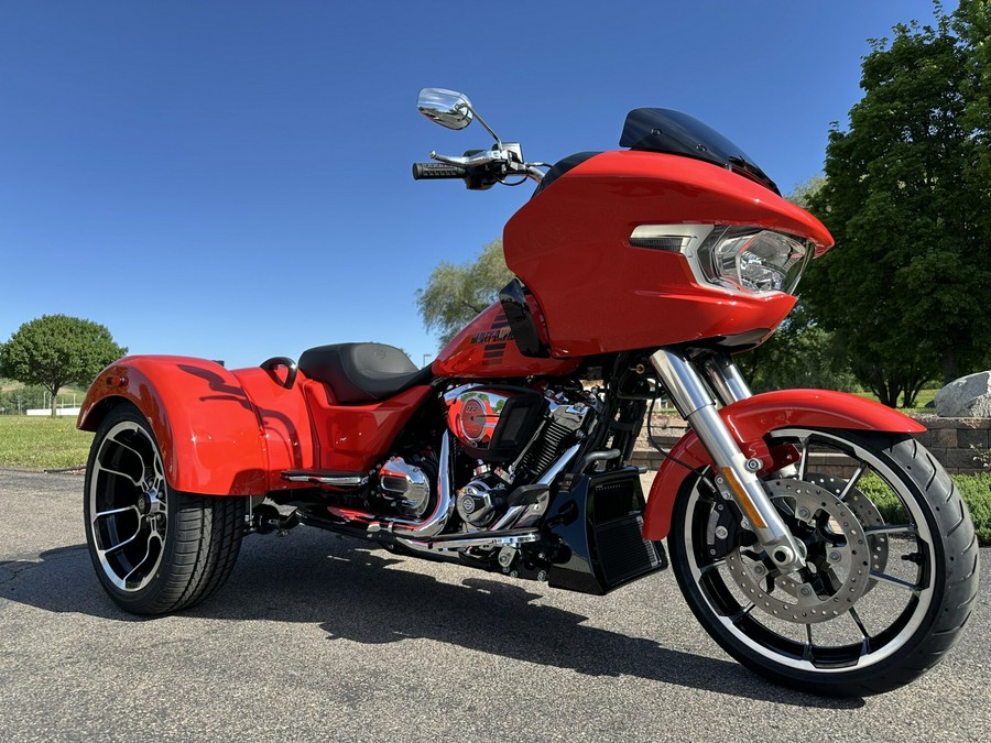 2026 Harley-Davidson® Road Glide 3 Blood Orange