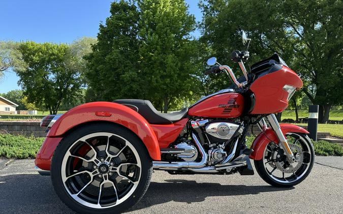 2026 Harley-Davidson® Road Glide 3 Blood Orange