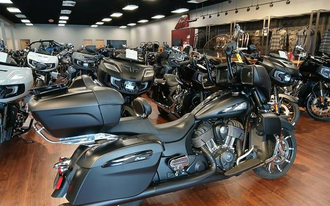 2020 Indian Roadmaster Dark Horse Thunder Black Smoke