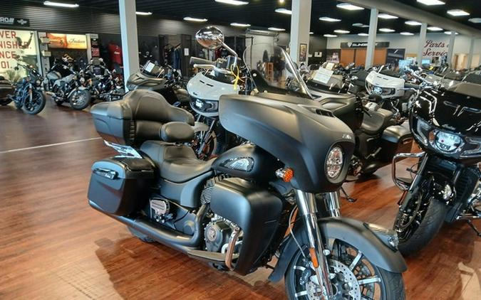2020 Indian Roadmaster Dark Horse Thunder Black Smoke