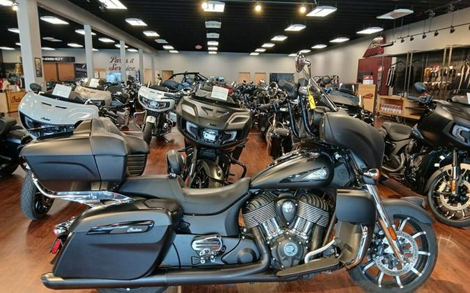 2020 Indian Roadmaster Dark Horse Thunder Black Smoke