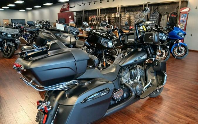 2020 Indian Roadmaster Dark Horse Thunder Black Smoke