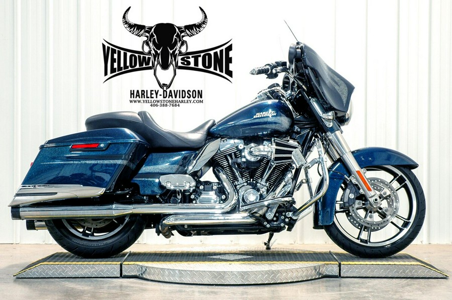 2016 Harley-Davidson® Street Glide® Special Custom Colour Cosmic Blue Pearl
