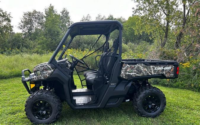 2024 Can-Am Defender HD9 XT