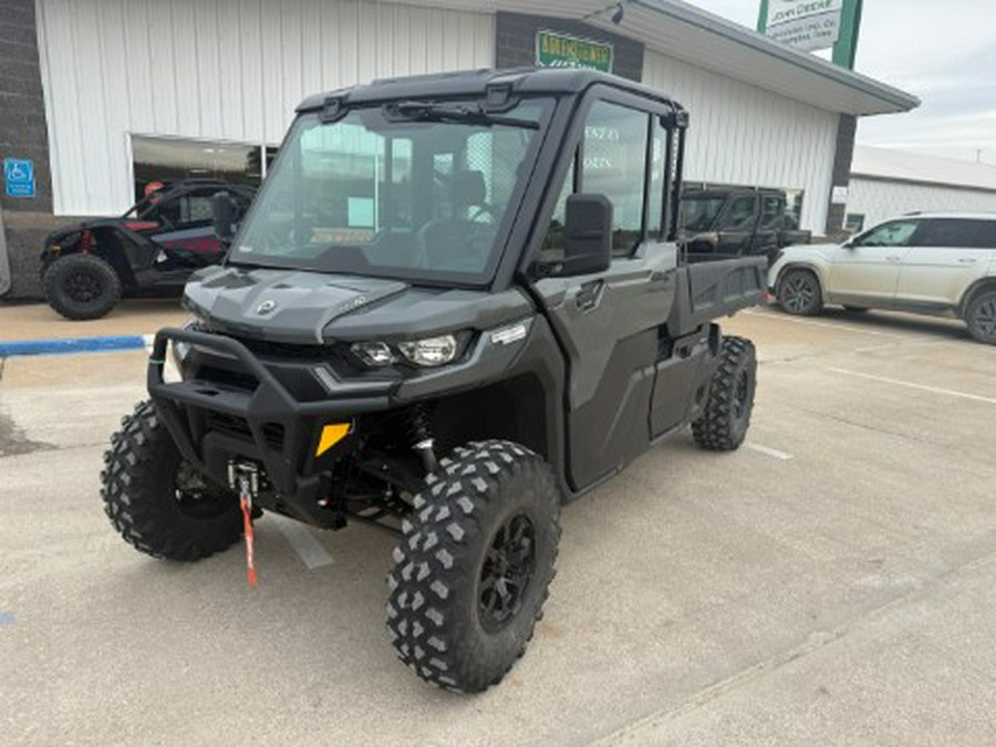 2023 Can-Am Defender PRO Limited