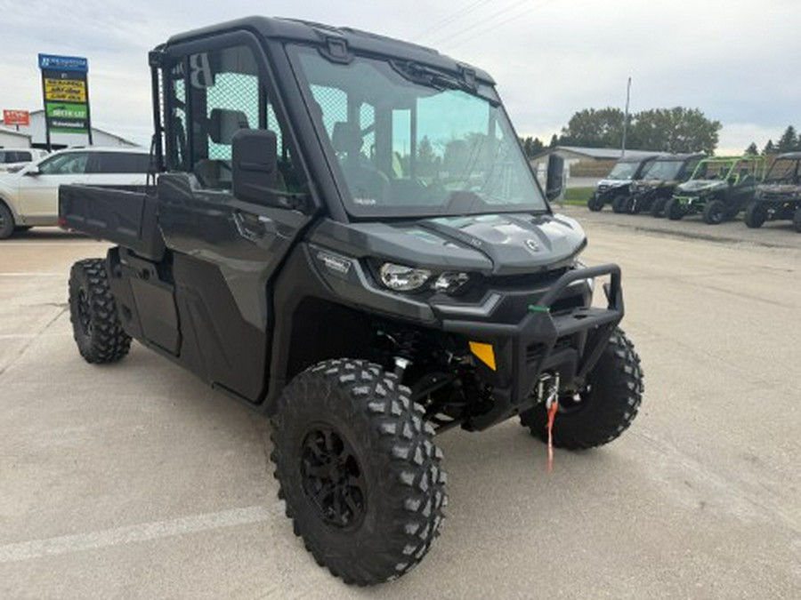 2023 Can-Am Defender PRO Limited