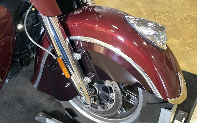 2021 Indian Roadmaster Base Maroon MetallicCrimson Metallic