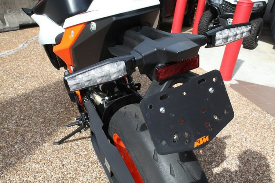 2026 KTM 990 Duke R