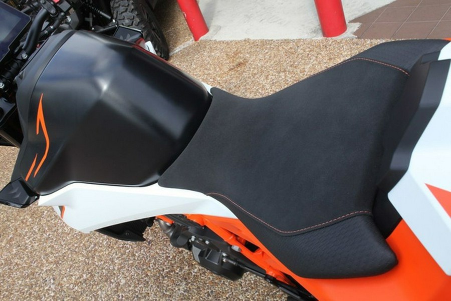 2026 KTM 990 Duke R