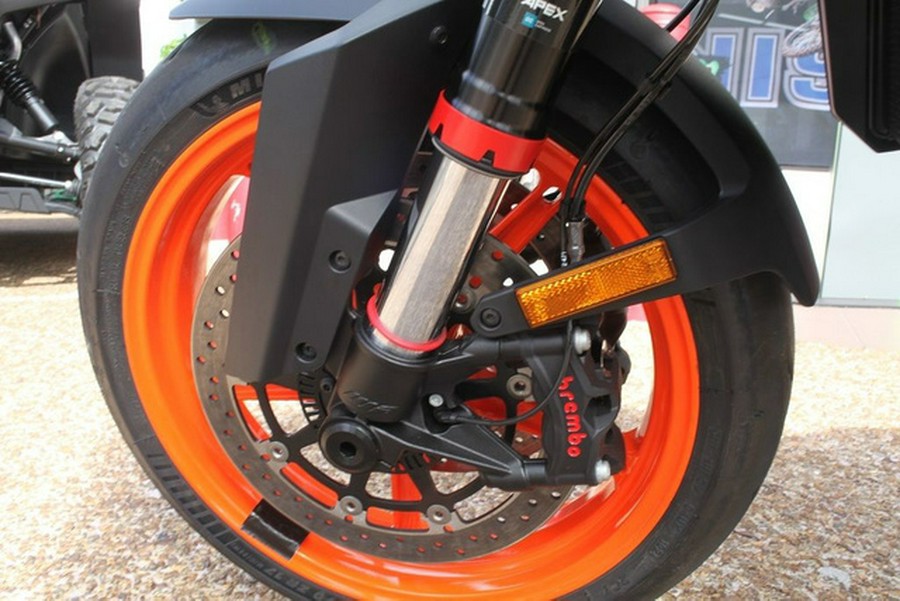 2026 KTM 990 Duke R