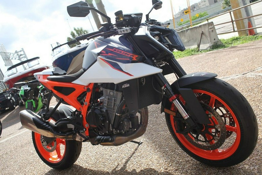2026 KTM 990 Duke R