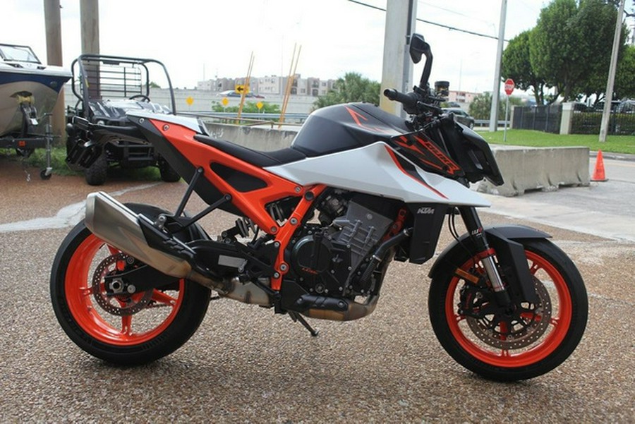 2026 KTM 990 Duke R