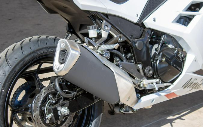 2026 KAWASAKI NINJA 300 ABS