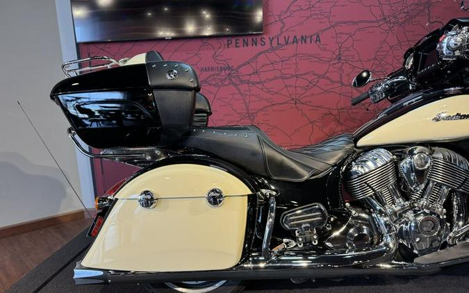 2017 Indian Motorcycle® Roadmaster® Thunder Black Over Ivory Cream