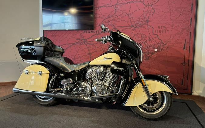 2017 Indian Motorcycle® Roadmaster® Thunder Black Over Ivory Cream