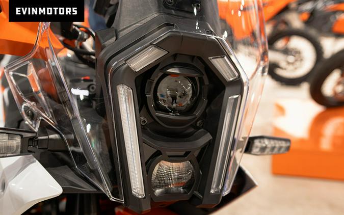 2025 KTM Adventure 390 R