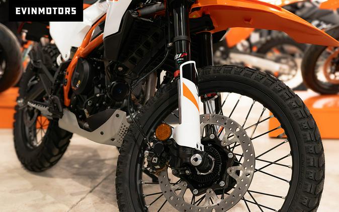 2025 KTM Adventure 390 R