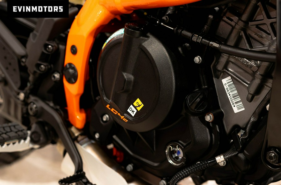 2025 KTM Adventure 390 R